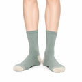 Chaussettes mi-mollet 43-46 en maille vert sauge et écru à côtes pour usage quotidien